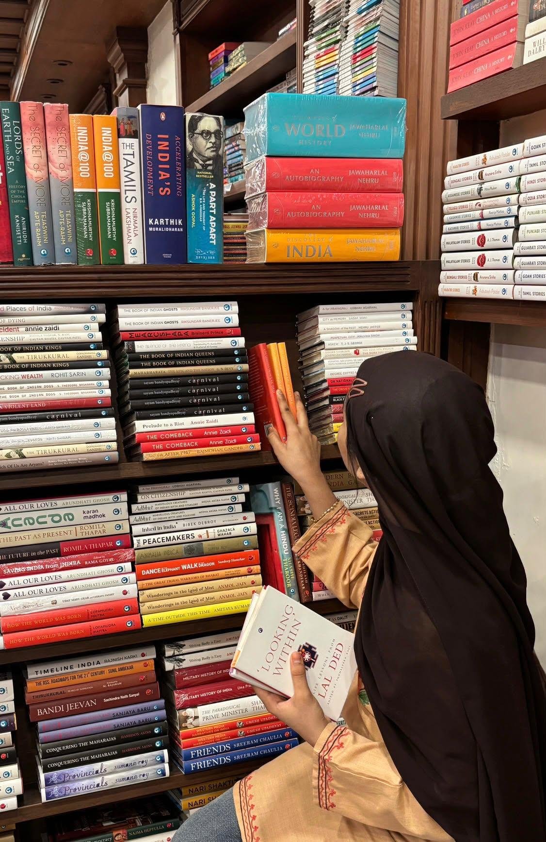 ALBAXREADS : A CONVERSATION ABOUT BOOKS, IDENTITY & THE STORIES THAT SHAPE US